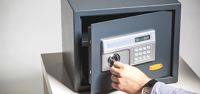 Jewelry Safe Unlocking Service in La Riviera, California