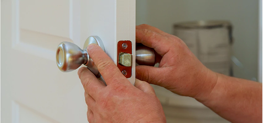 AAA Locksmiths For lock Replacement in La Riviera, California