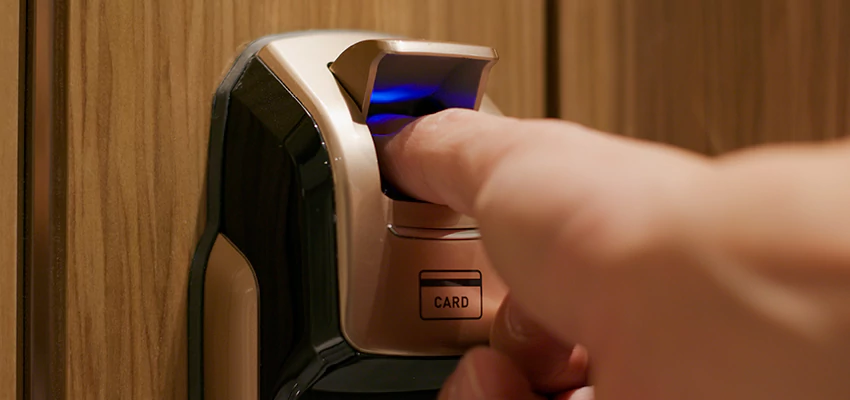 Locksmith Company For Window Lock Installation in La Riviera, California