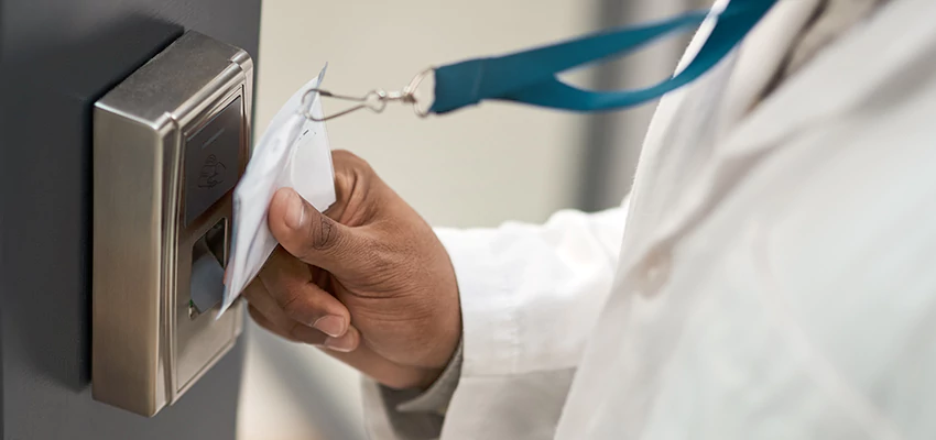 Commercial Locksmith For Rekey in La Riviera, CA