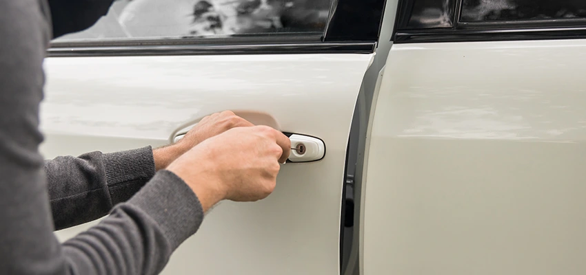 Unlock Car Door Service in La Riviera, CA